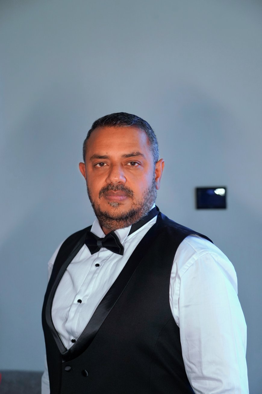 FAROOQ SHAIKH: Building Experiences. Engineering the Future.